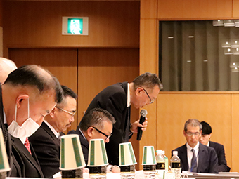 業務報告の様子